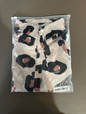 Women's Abstract Leopard-Print Button Front Blouse